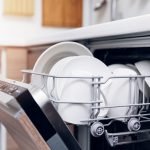 Die Küche und Haushaltsgeräte sauber halten